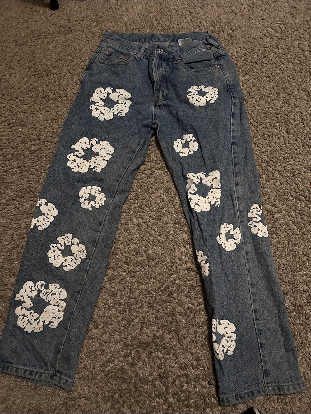 Men's Straight-Leg Blue Denim Jeans with White Floral Ring Print